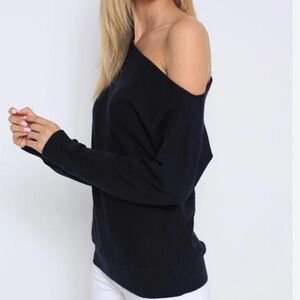 Minnie Rose Elegant Navy Blue Off-Shoulder Sweater